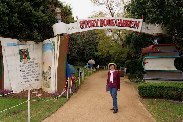 Storybook Garden (23)